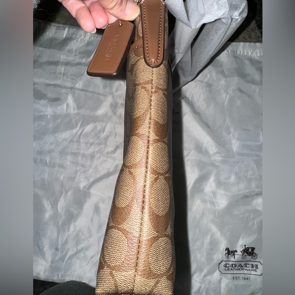 Coach purse - Picture 6 of 7